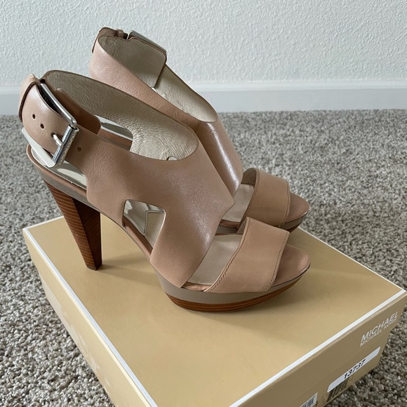 Michael Kors Carla Platform Sandals - Picture 5 of 5